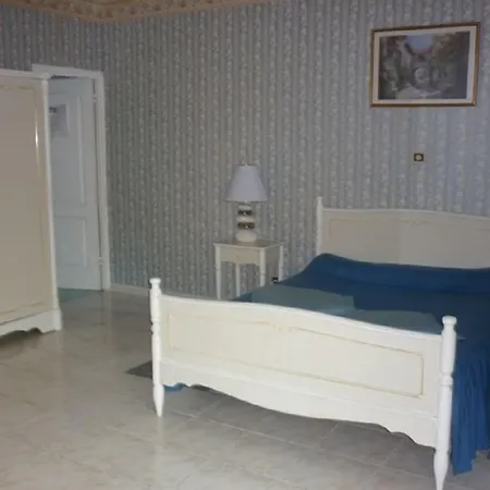 Domaine De Rode Buze Bed and breakfast 3*